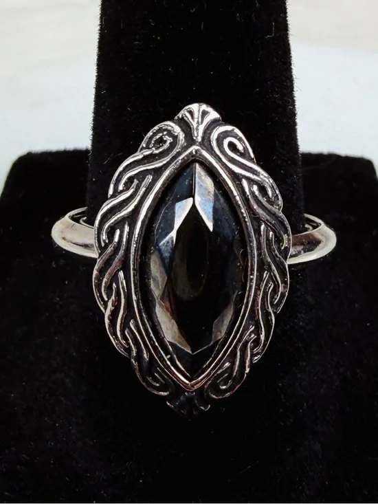 Vintage Avon Silvertone Black Marquise Accent Filigree Ring size 7 1/2 - Picture 7 of 7